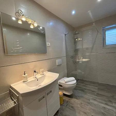 One Palm Apartmán Podstrana